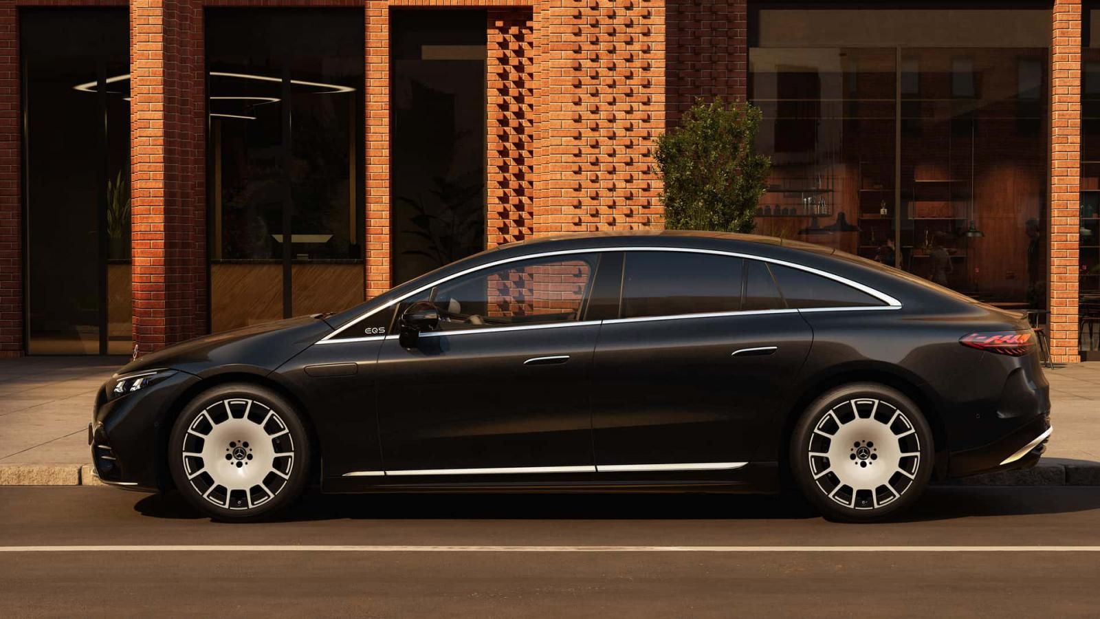 Πρεμιέρα για την ανανεωμένη Mercedes EQS